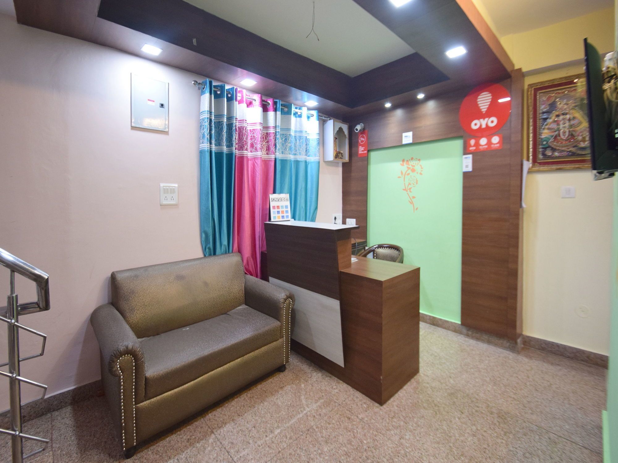 Oyo 8439 Hotel Howard シムラー エクステリア 写真